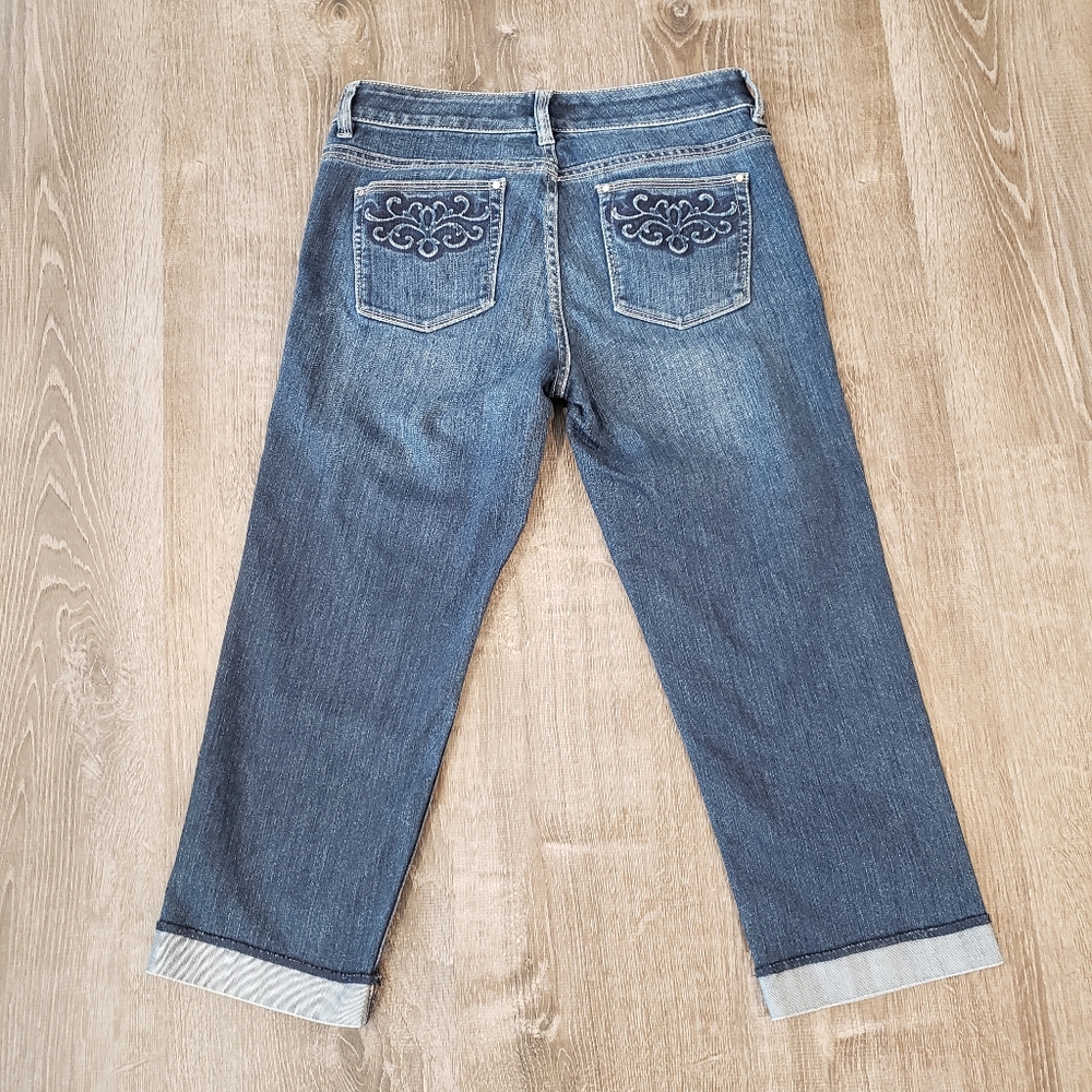 White House Black Market cropped jeans size 4